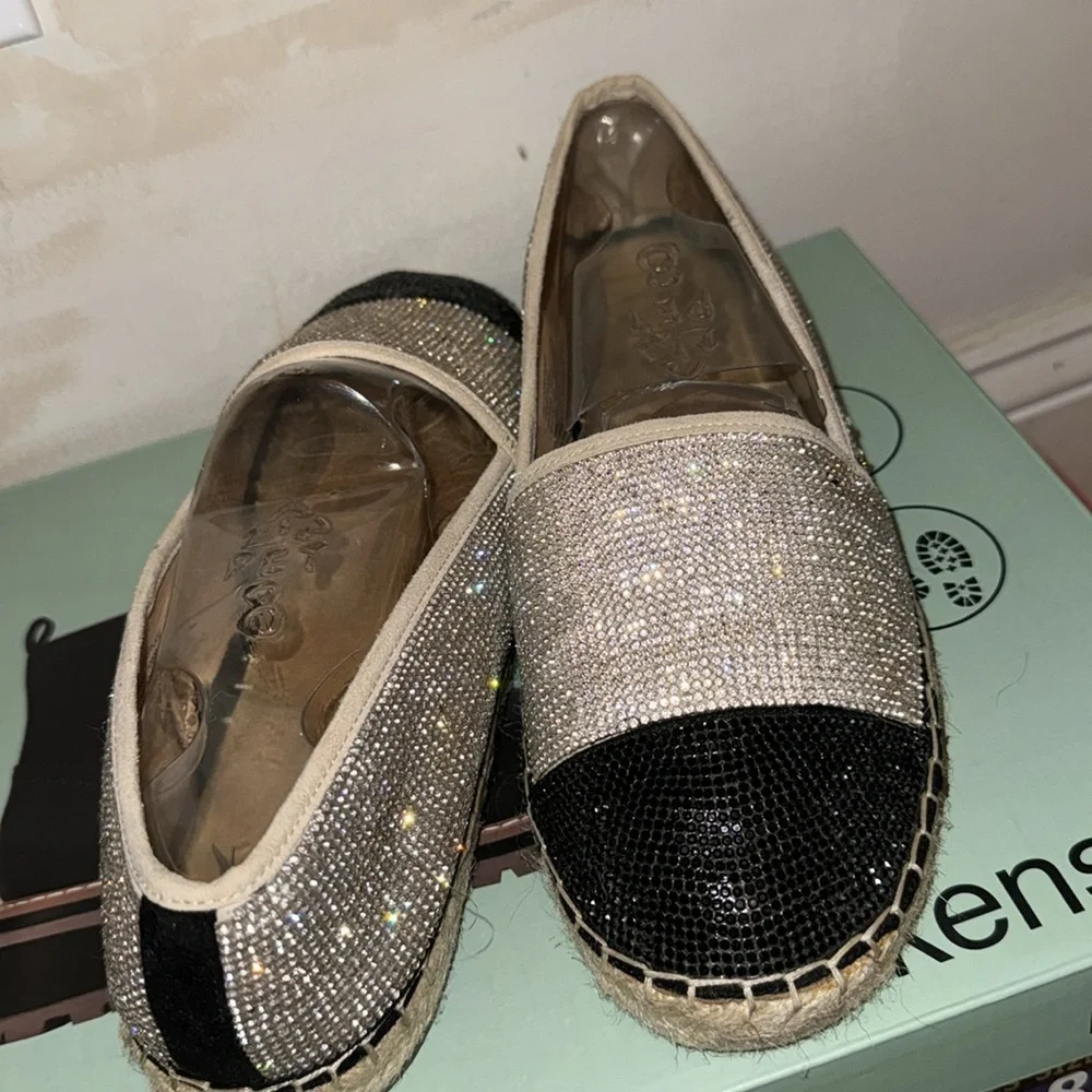 BRAND NEW SUMMER FLATS SIZE 8 1/2
